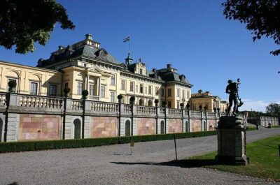 Drottningholm Palace Private Guided Tour - Pickup and private transport: where the money goes