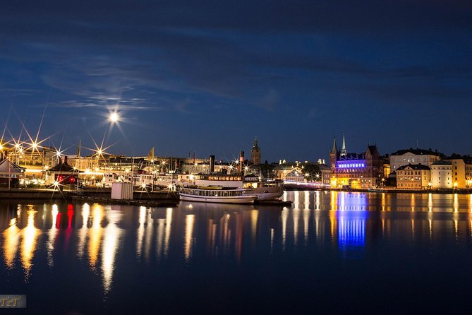 Explore Stockholm By Night - Walking in Stockholm’s night weather: dress smart