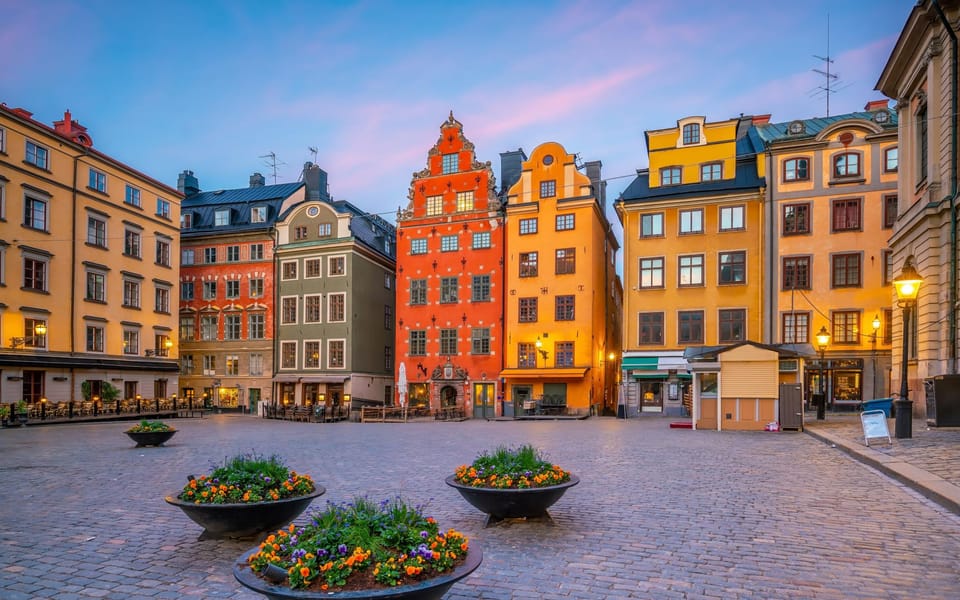 Jewish Gamla Stan and Jewish Museum Stockholm Private Tour - Raoul Wallenberg at Berzelii Park: remembrance you can stand near