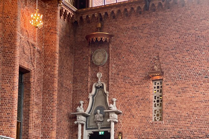 Nobel Grandeur at Stadshuset: Private Tour of Stockholm City Hall - The guide experience: certified service and a genuinely upbeat pace