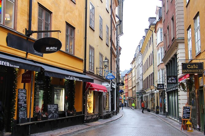 Private 90-Minute Walking Tour in Stockholm - Stop 1: Stortorgsbrunnen for a fast sense of place