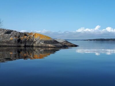 Stockholm Archipelago RIB Speed Boat Tour with Swedish Fika - Hold on for 40 mph: what the RIB ride feels like