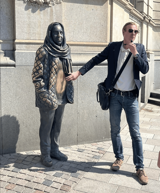 Stockholm: Modern City Walking Tour with Local Guide - Key points worth your time