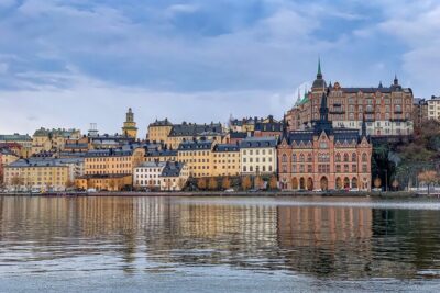 Stockholm: Old Town and City Guided Walking Tour - Live English guiding plus Vox City audio for extra learning