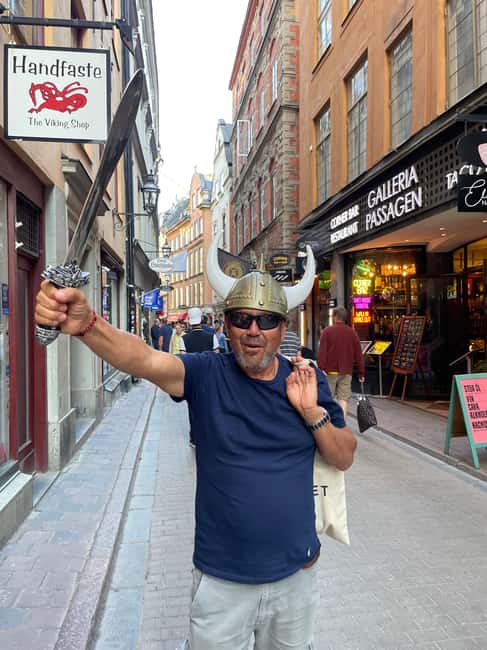 Stockholm: Old Town Guided Walking Tour (English / Deutsch) - Birger Jarls Torg: the meeting point that instantly sets the mood
