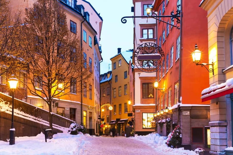 Stockholm: Old Town Historical Walking Tour - Entering Gamla Stan with a real sense of direction