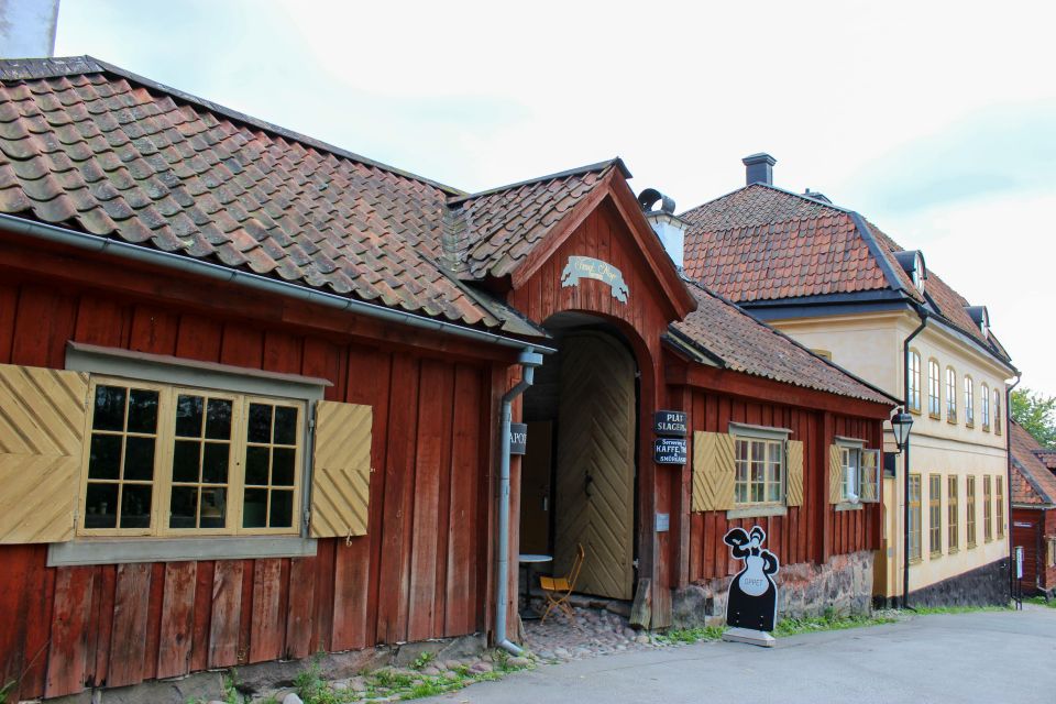 Stockholm: Personalized Guided Tour for Families - Skansen open-air museum: Nordic animals and Swedish traditions
