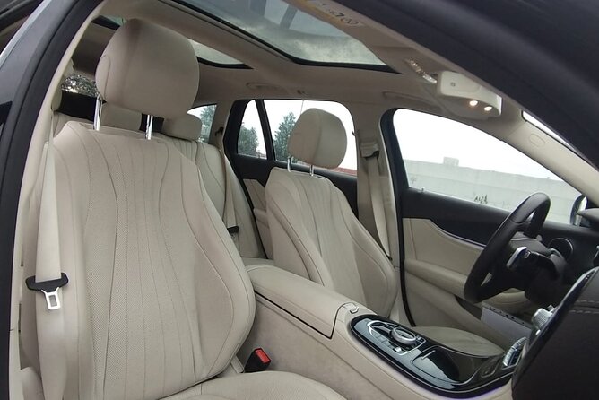 Stockholm Port to Stockholm hotels - Arrival Private Transfer - Family-Friendly Details: Child Seats for Kids of All Ages