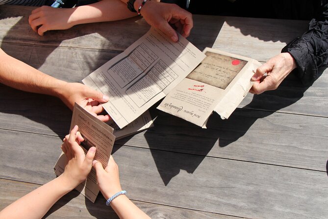 Stockholm Self-Guided Murder Mystery Tour by the Royal Palace - Meeting at Kartbutiken: Starting Simple, No Guide Required