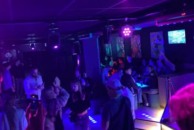Stockholm's Best Pub Crawl - Your night’s backbone: free entry, discount drinks, and guided stops