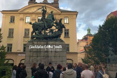 The Original Stockholm Ghost Walk and Historical Tour - Gamla Stan - Wear What Lets You Enjoy It: Cold, Dark, and Uneven Ground